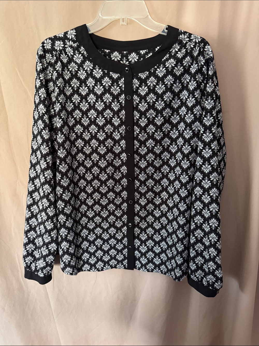 Black & White Patterned Button-Front Women's Top